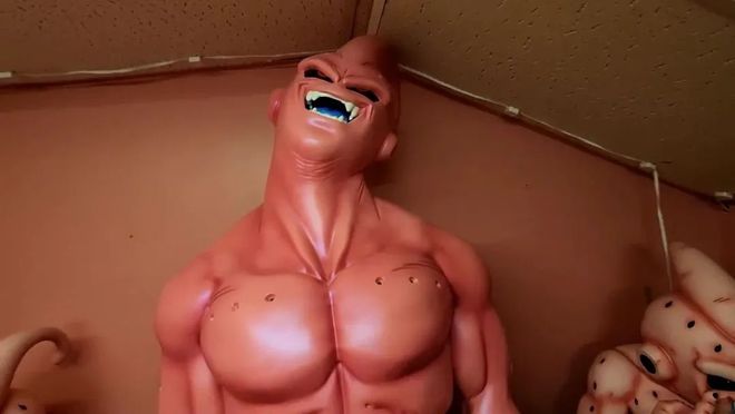 购买巨型魔人布欧手办造型霸气侧漏ky开元棋牌国外土豪花费2万元(图3)