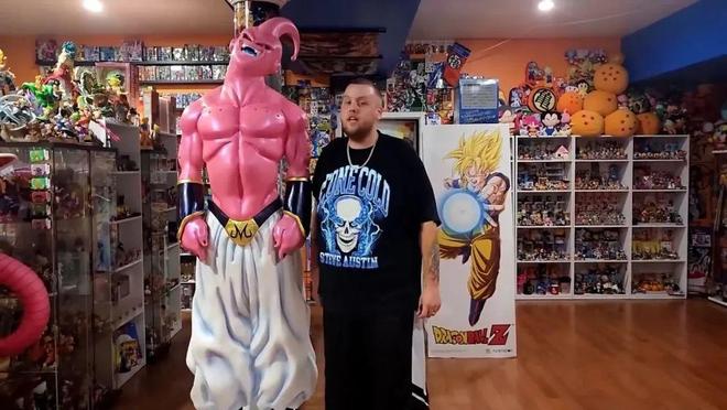 购买巨型魔人布欧手办造型霸气侧漏ky开元棋牌国外土豪花费2万元(图4)