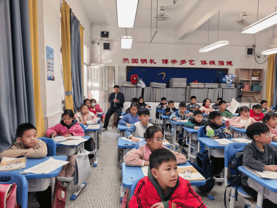 海周迹（202614-202619）第58期开元棋牌《解密儿童行为》：做扎根的父母·鉴(图3)